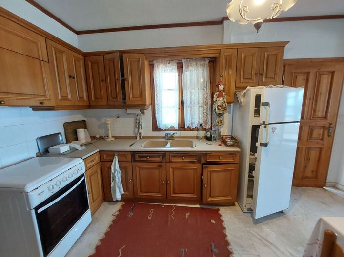 Image No.10-3 Bed Maisonette for sale