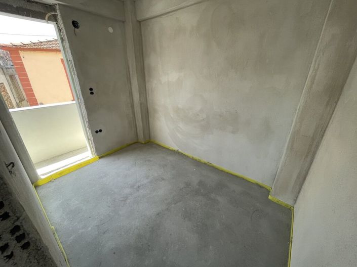 Image No.7-Flat for sale