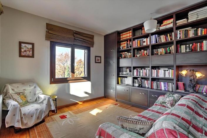 Image No.9-5 Bed Villa for sale