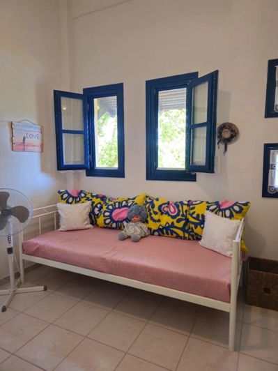 Image No.10-1 Bed Property for sale