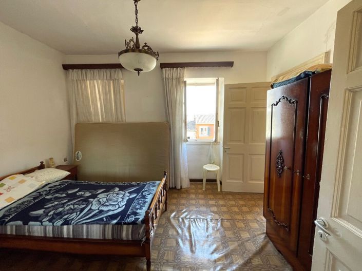 Image No.19-2 Bed Flat for sale