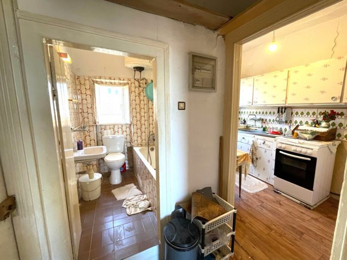 Image No.21-2 Bed Flat for sale