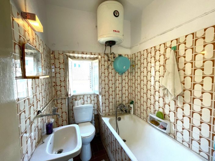 Image No.22-2 Bed Flat for sale