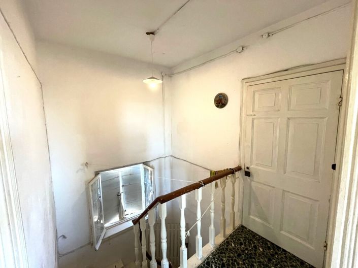 Image No.28-2 Bed Flat for sale