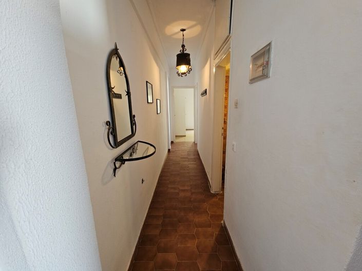 Image No.11-2 Bed Flat for sale