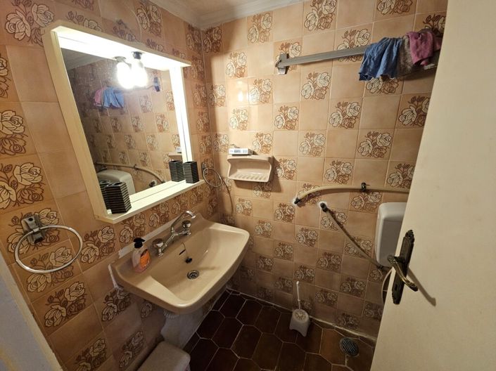 Image No.19-2 Bed Flat for sale