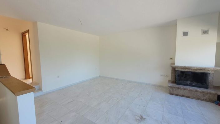 Image No.18-4 Bed Maisonette for sale