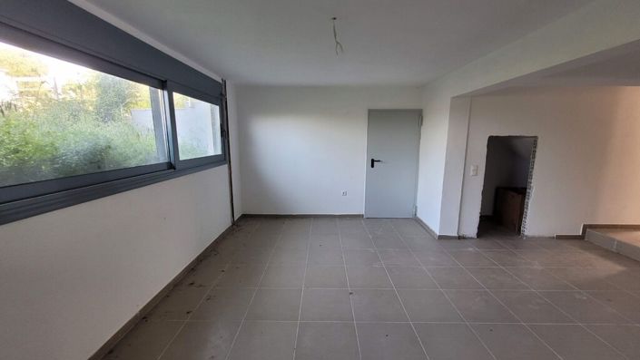 Image No.27-4 Bed Maisonette for sale