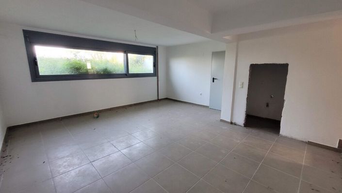 Image No.28-4 Bed Maisonette for sale