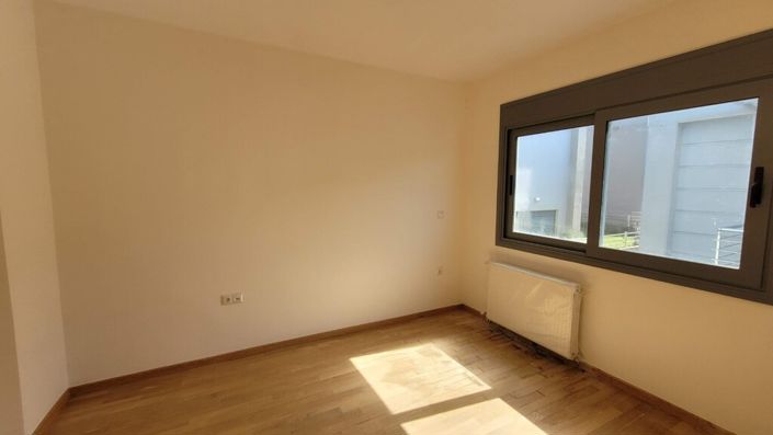 Image No.29-4 Bed Maisonette for sale