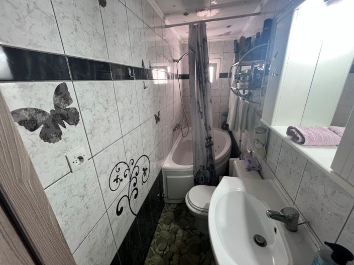 Image No.12-2 Bed Flat for sale