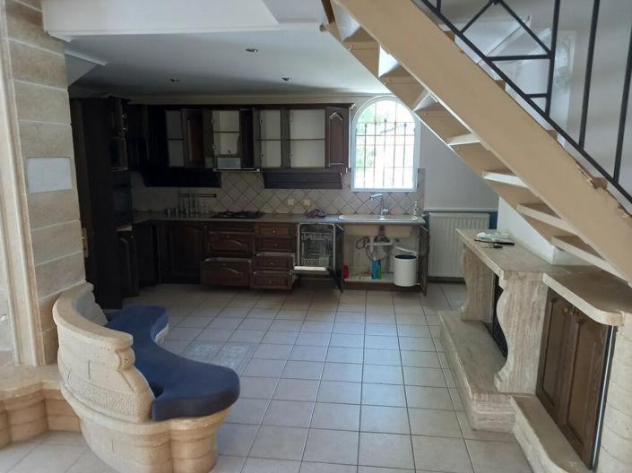 Image No.16-2 Bed Property for sale