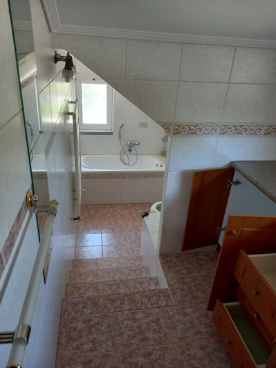 Image No.18-2 Bed Property for sale