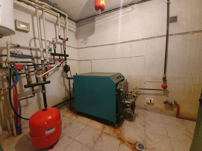 Image No.22-5 Bed Property for sale