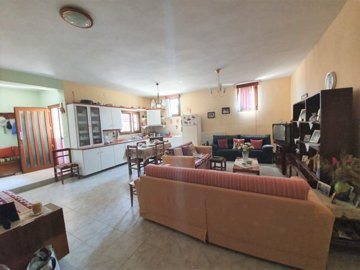 Photo 7 - Cottage 225 m² in Central Macedonia