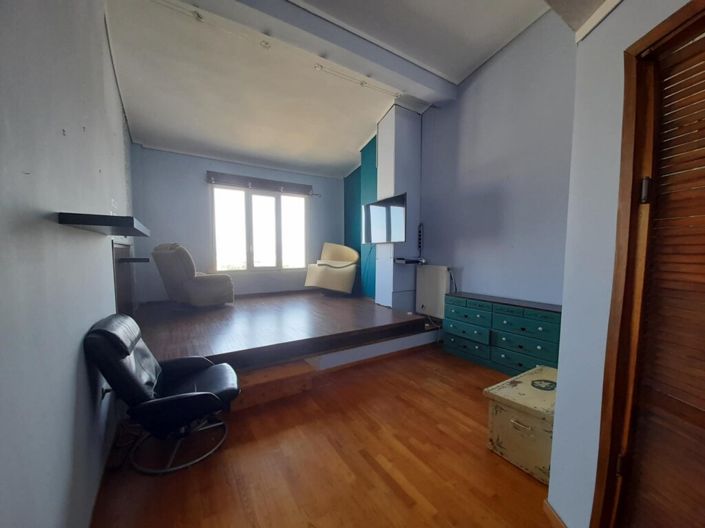 Image No.11-4 Bed Maisonette for sale