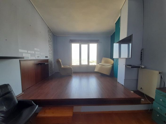 Image No.12-4 Bed Maisonette for sale