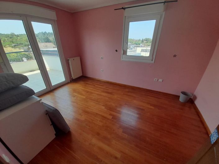 Image No.14-4 Bed Maisonette for sale