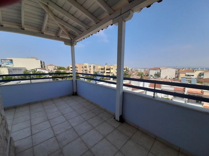 Image No.18-4 Bed Maisonette for sale