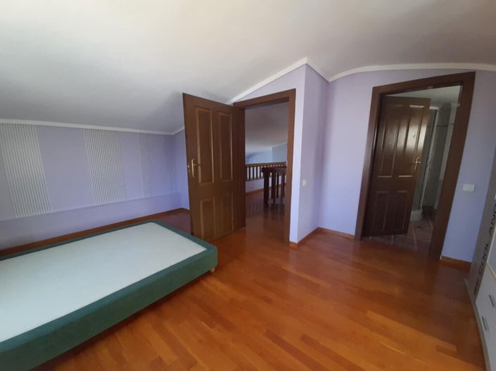 Image No.8-4 Bed Maisonette for sale