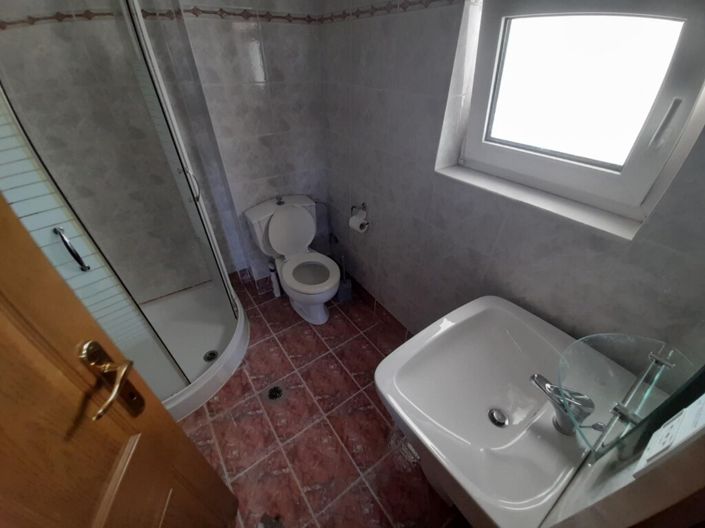 Image No.9-4 Bed Maisonette for sale