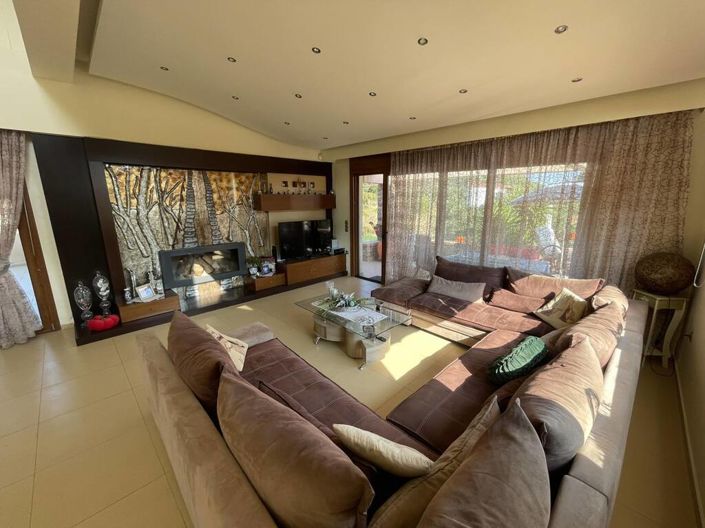 Image No.17-Villa for sale