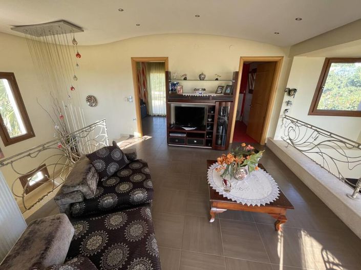 Image No.29-Villa for sale