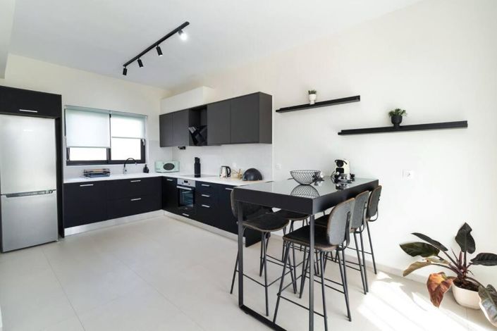 Image No.26-3 Bed Maisonette for sale