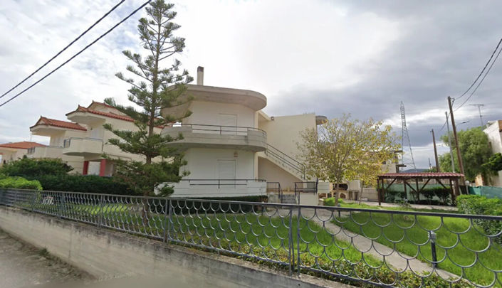 Image No.1-4 Bed Property for sale