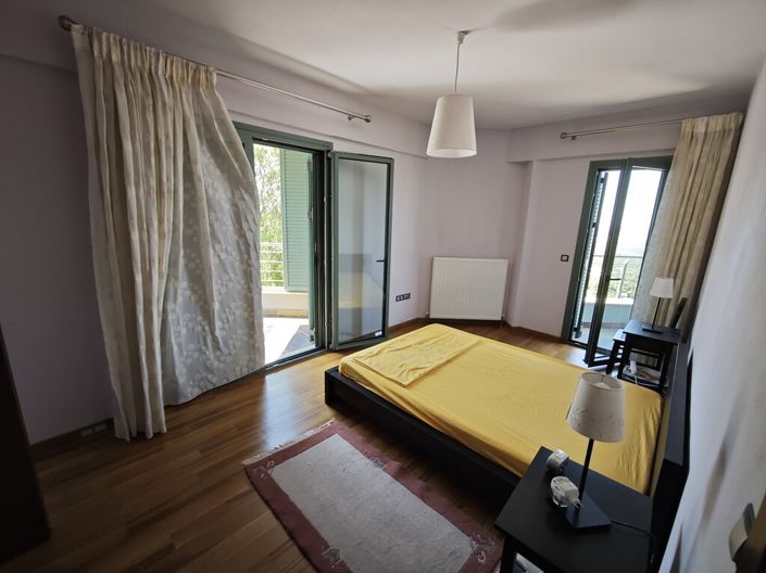 Image No.20-2 Bed Property for sale