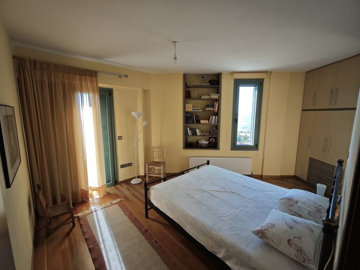 Image No.21-2 Bed Property for sale