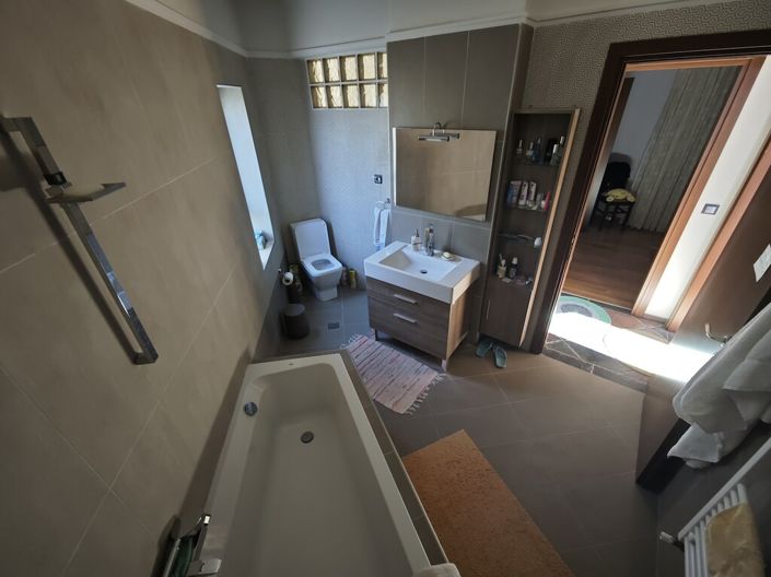 Image No.22-2 Bed Property for sale