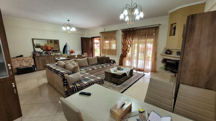 Image No.17-3 Bed Property for sale