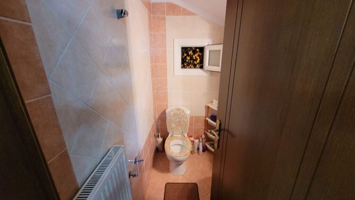 Image No.18-3 Bed Property for sale