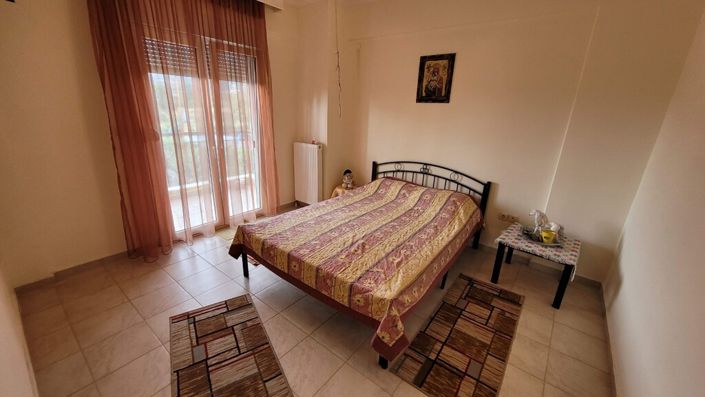 Image No.28-3 Bed Property for sale