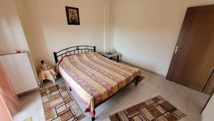 Image No.29-3 Bed Property for sale