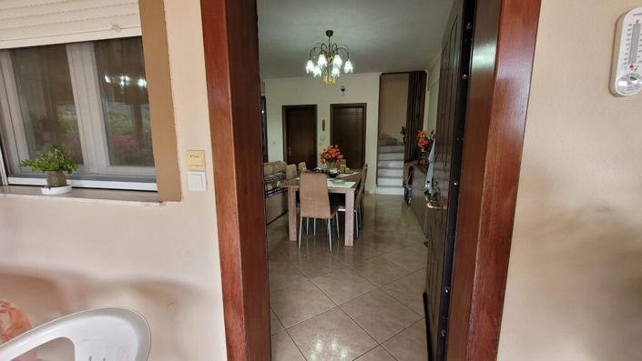 Image No.9-3 Bed Property for sale