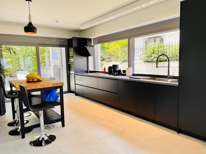 Image No.11-4 Bed Maisonette for sale