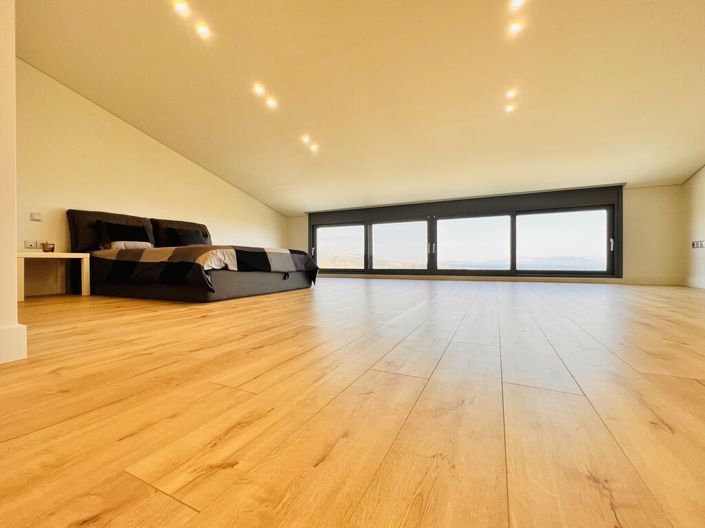 Image No.17-4 Bed Maisonette for sale