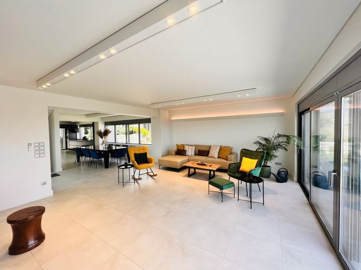 Image No.6-4 Bed Maisonette for sale