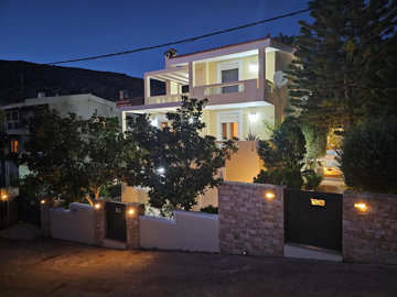 1 - Palaia Fokaia, Villa