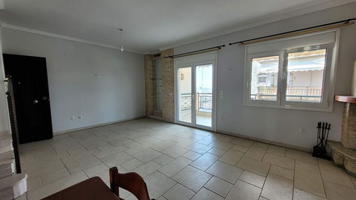 Image No.19-3 Bed Maisonette for sale