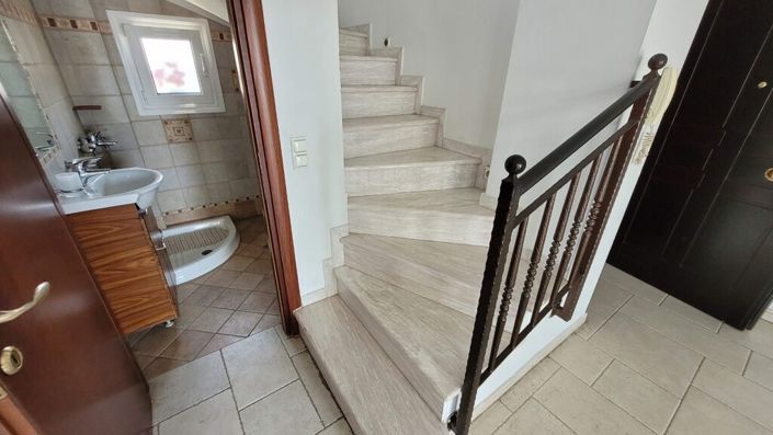 Image No.20-3 Bed Maisonette for sale