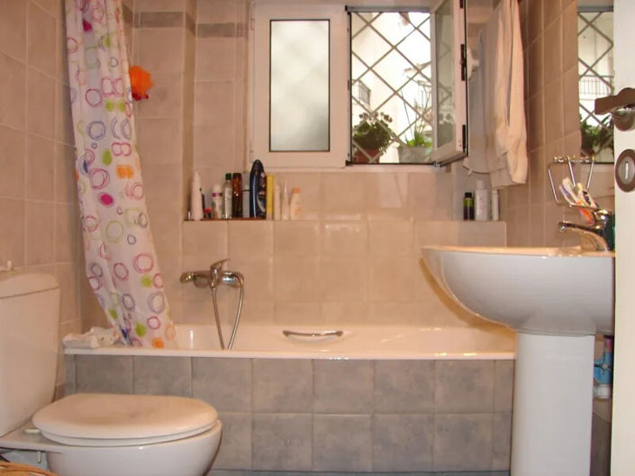 Image No.11-2 Bed Flat for sale