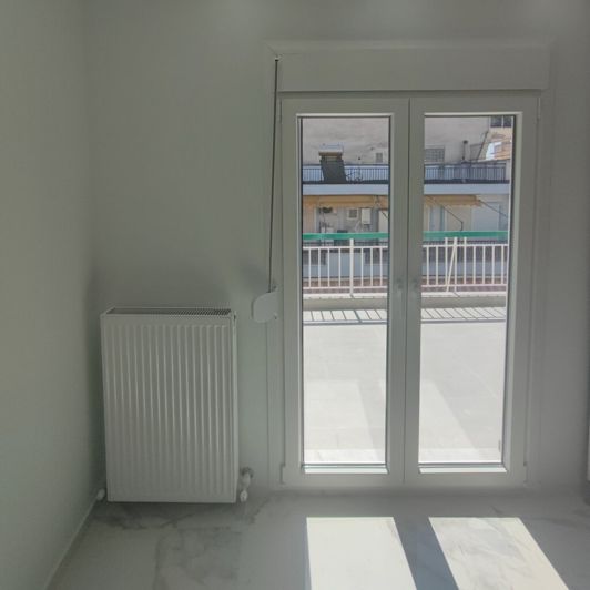 Image No.5-2 Bed Flat for sale