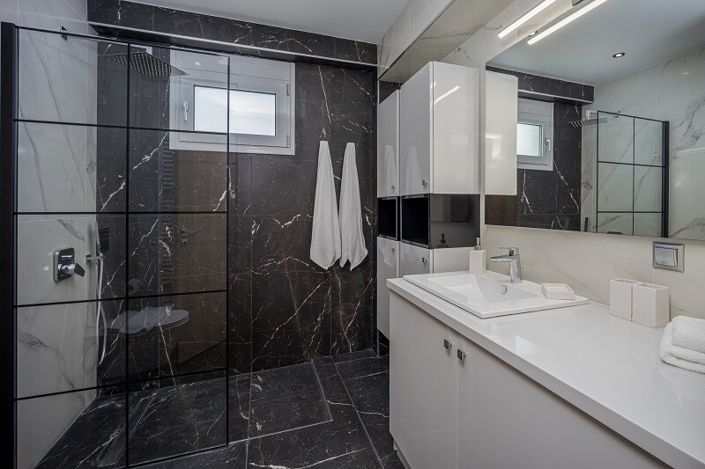 Image No.18-3 Bed Villa for sale