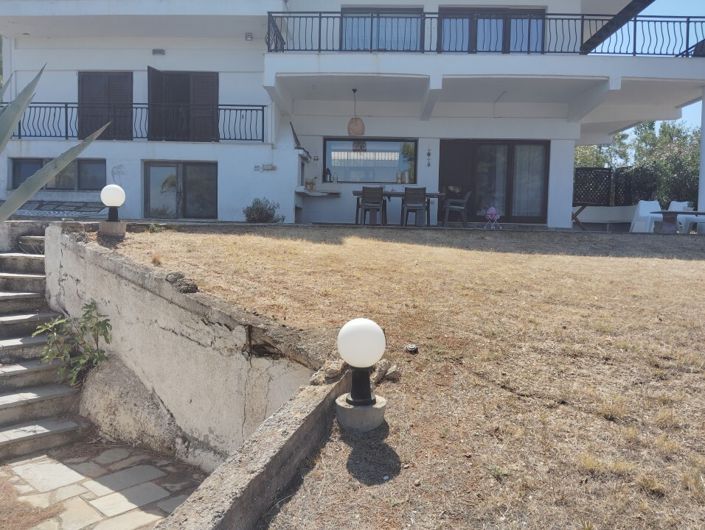 Image No.28-3 Bed Flat for sale