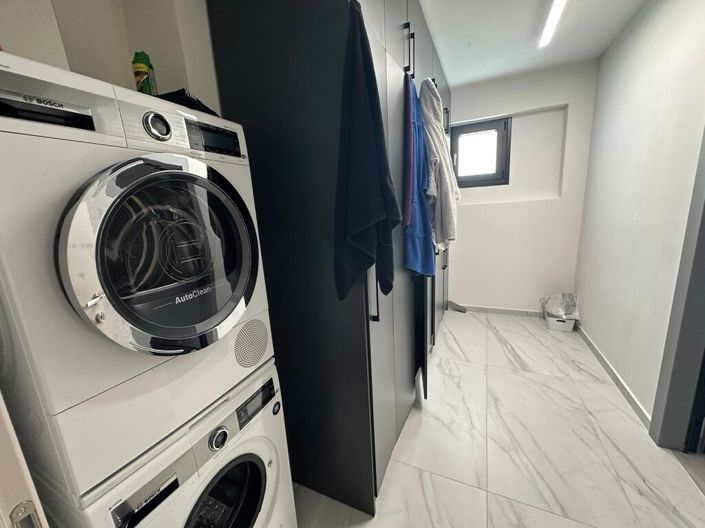 Image No.21-3 Bed Property for sale