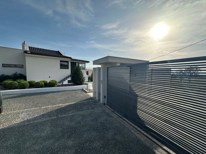 Image No.27-3 Bed Property for sale