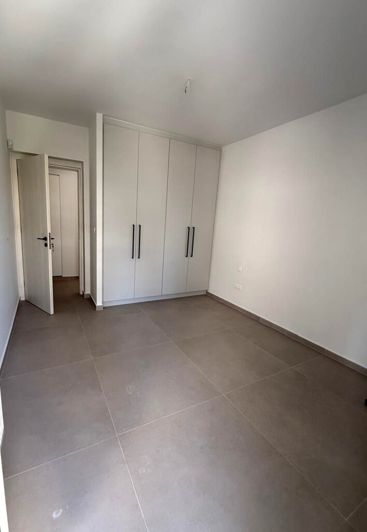 Image No.11-3 Bed Flat for sale